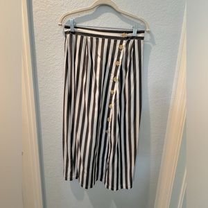 NWT BB DAKOTA long skirt size 4